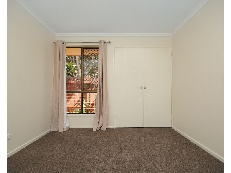 1 Lupin Court, Centenary Heights QLD 4350