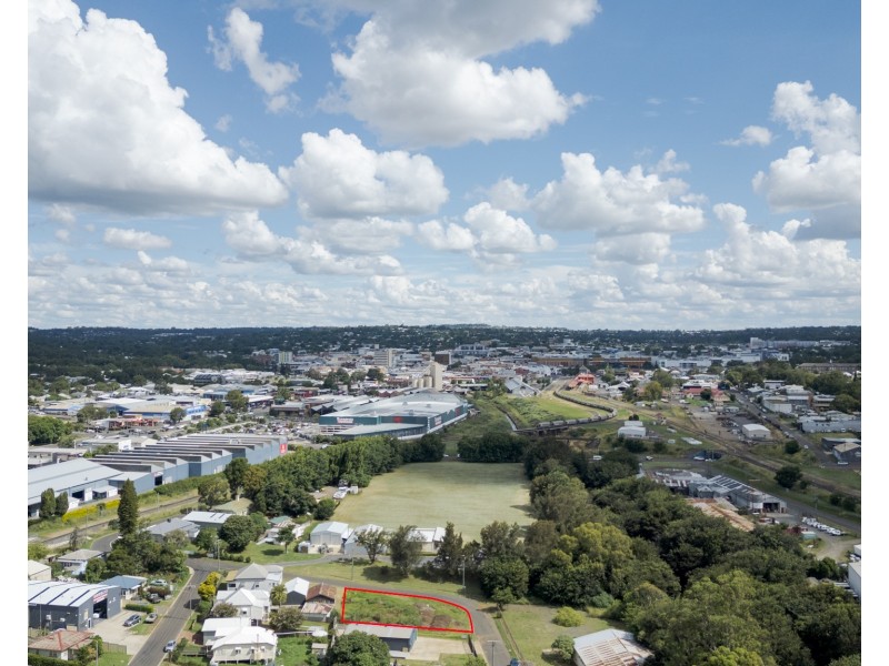 16 Inter Street, North Toowoomba QLD 4350