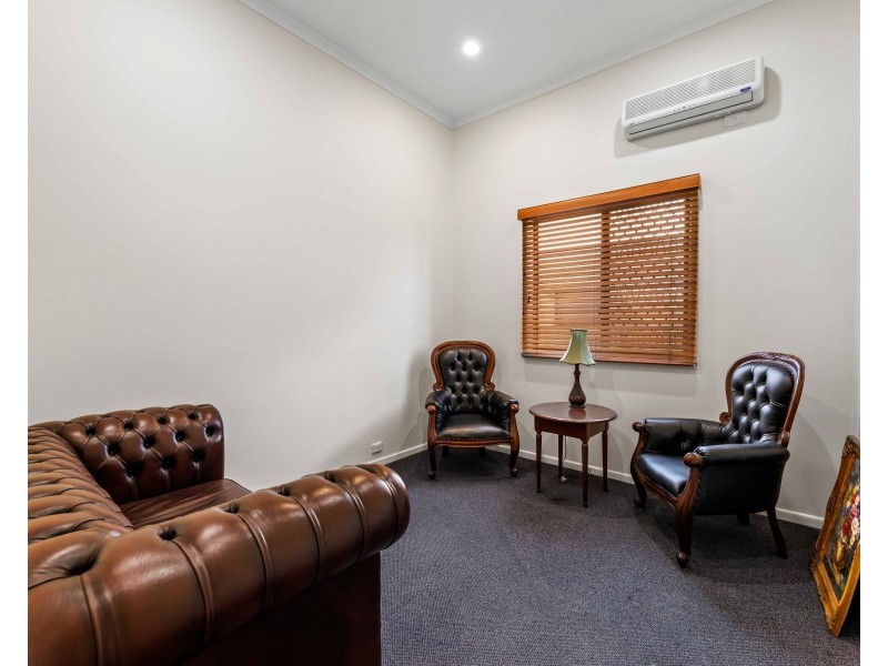 Offices/110 Herries Street, East Toowoomba QLD 4350