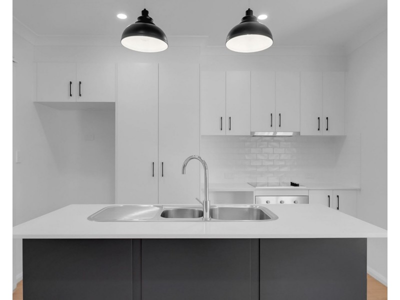 Unit 4/316 Stenner Street, Middle Ridge QLD 4350