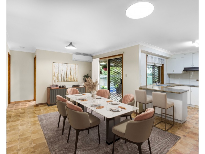 2 Gainsborough Drive, Glenvale QLD 4350