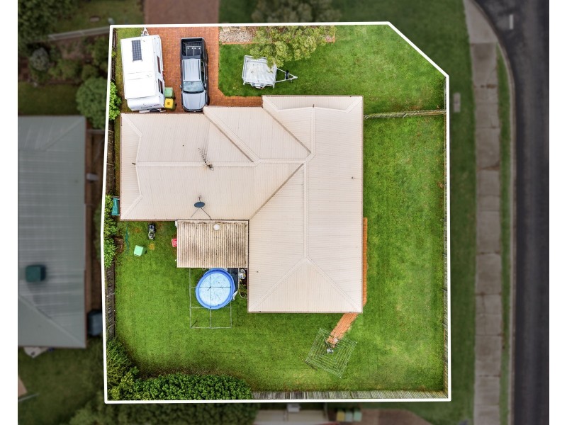 2 Gainsborough Drive, Glenvale QLD 4350