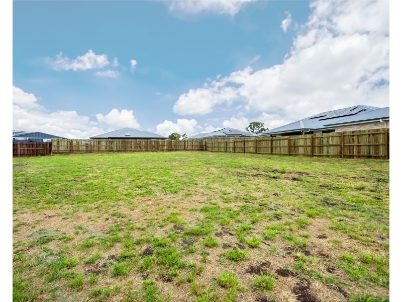 8 Newcastle Street, Westbrook QLD 4350