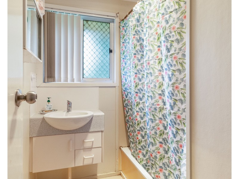 10 Charter Crescent, Rockville QLD 4350