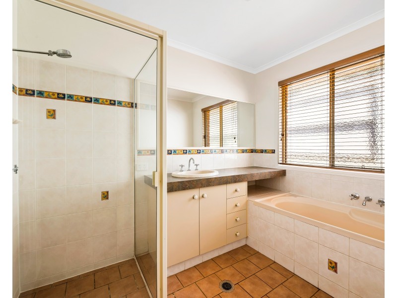 20 Menzies Street, Middle Ridge QLD 4350