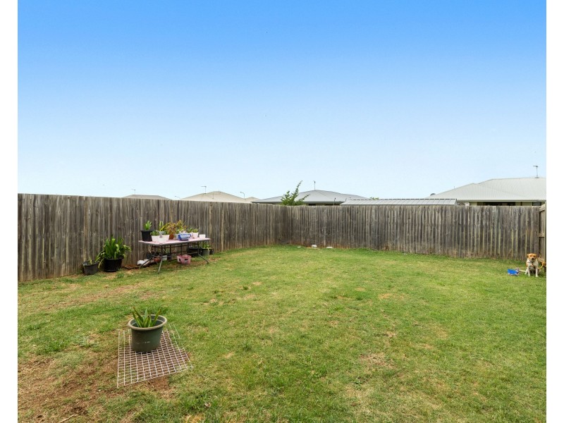 10 Mia Street, Wyreema QLD 4352