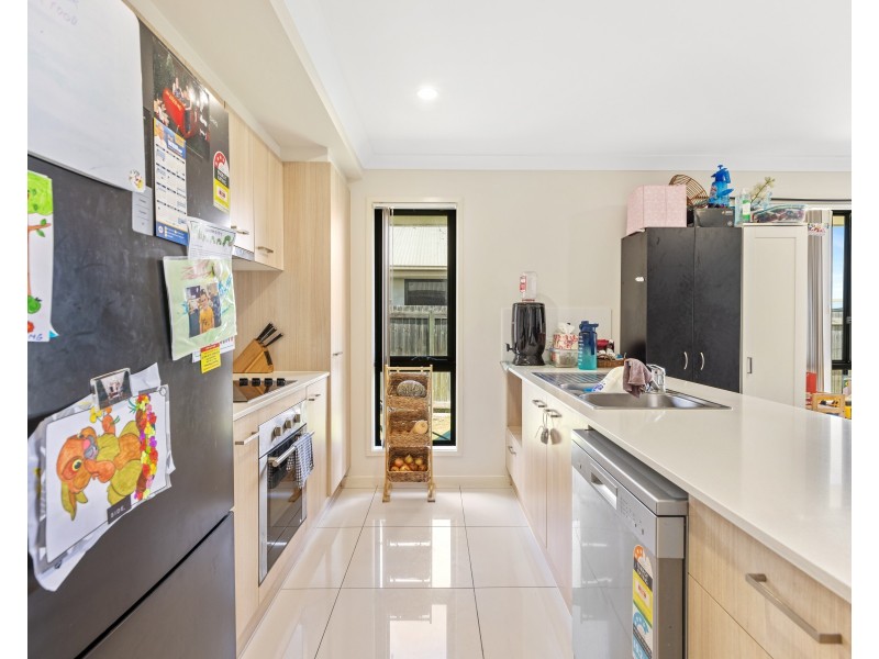 25 Weebah Place, Cambooya QLD 4358