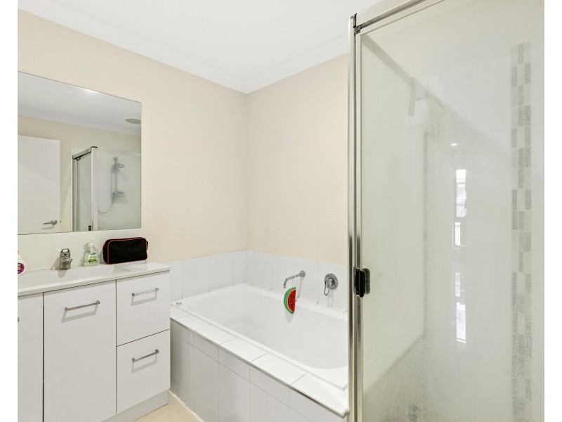 25 Weebah Place, Cambooya QLD 4358