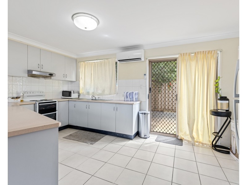 Unit 3/226 Herries Street, Newtown QLD 4350