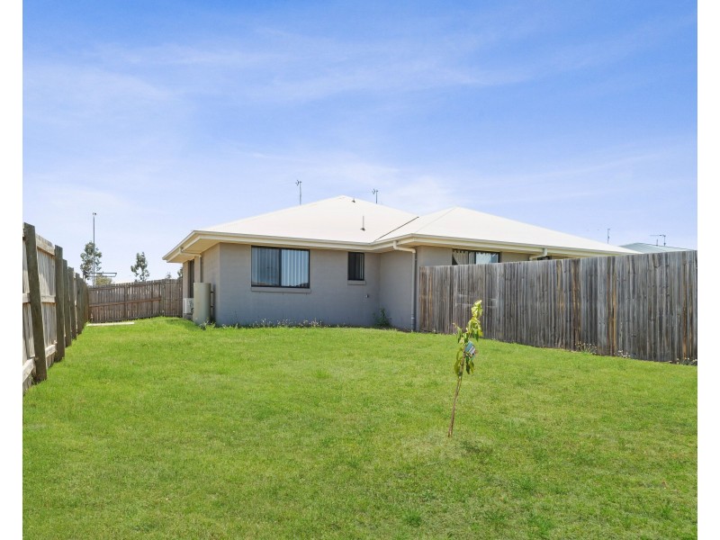 Unit 2/45 Myrtleford Crescent, Cambooya QLD 4358