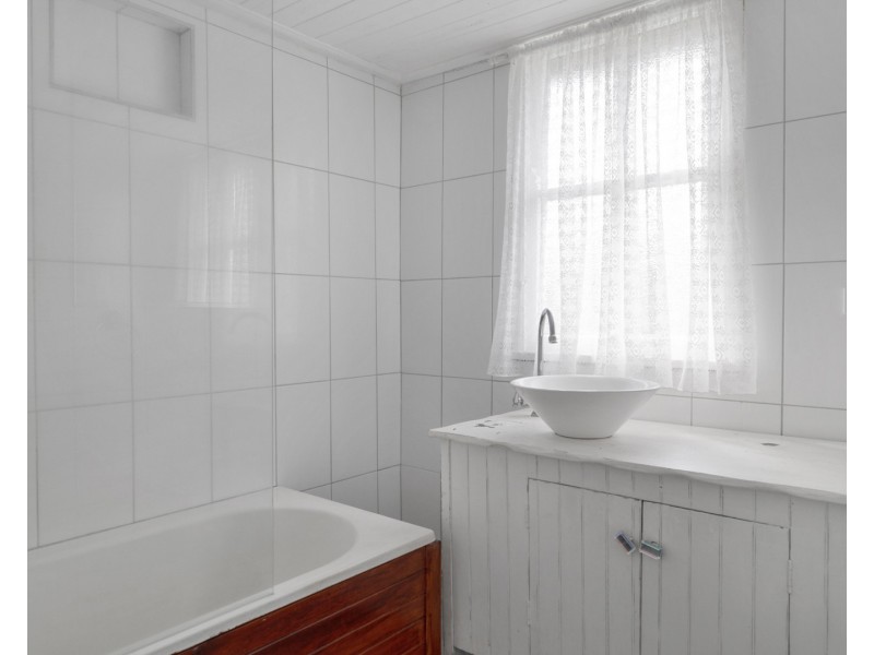 3 Dunne Street, Harristown QLD 4350