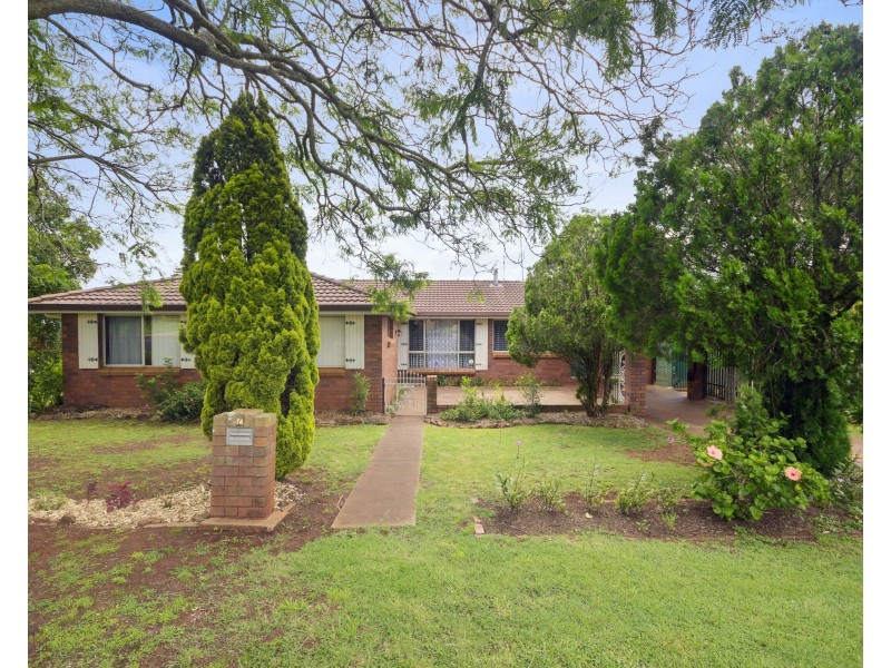 7 Arlaw Street, Centenary Heights QLD 4350