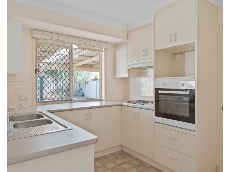 10 Gundry Court, Kearneys Spring QLD 4350