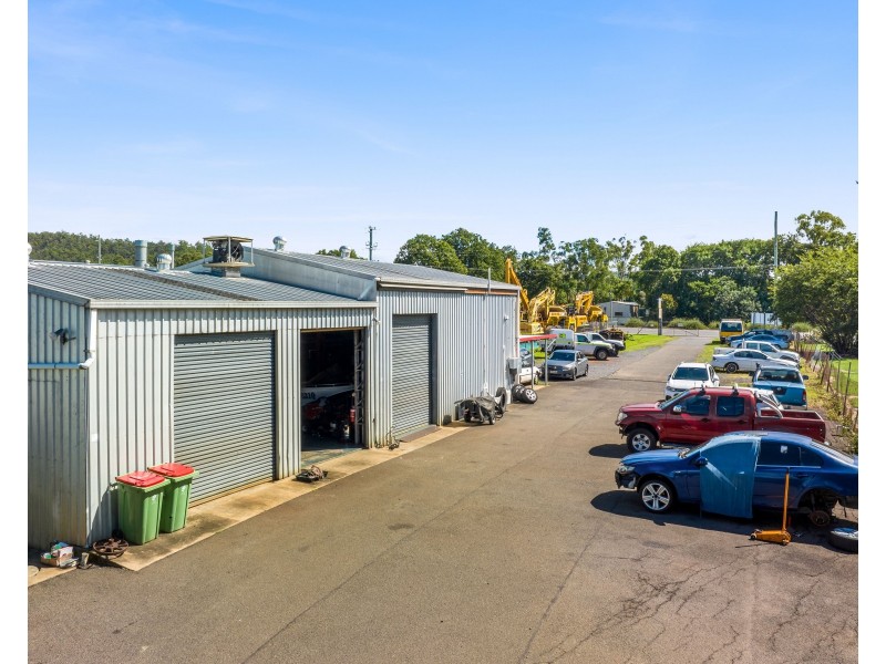 8571 Warrego Highway, Withcott QLD 4352