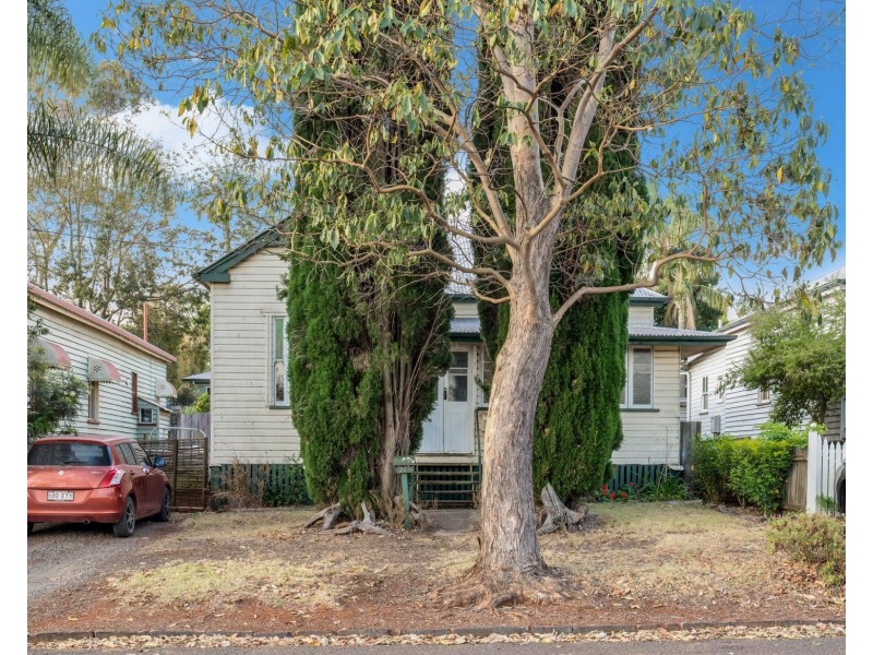 71 Alford Street, Mount Lofty QLD 4350