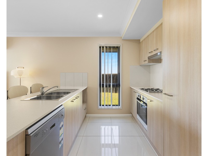 43 Mia Street, Wyreema QLD 4352