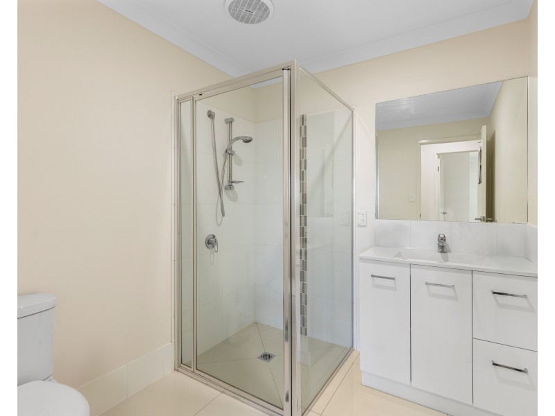43 Mia Street, Wyreema QLD 4352