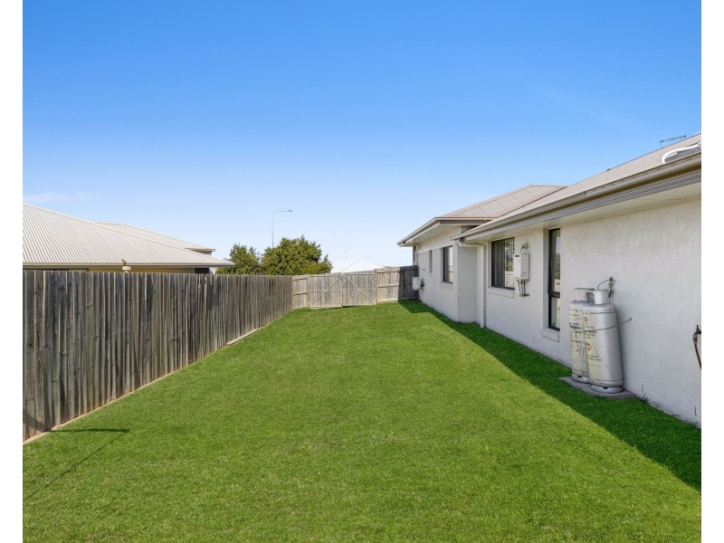 43 Mia Street, Wyreema QLD 4352