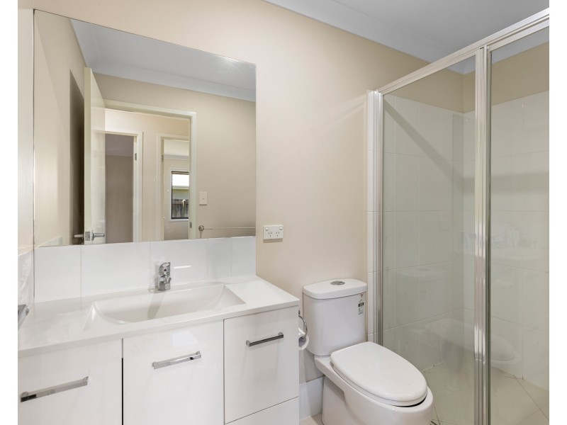 43 Mia Street, Wyreema QLD 4352