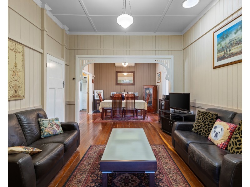 11 Clairmont Street, Newtown QLD 4350