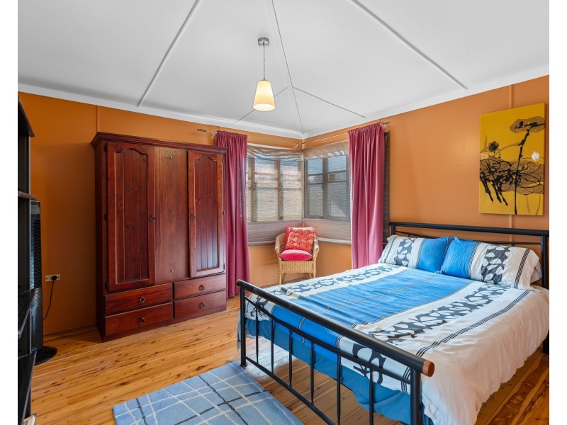 11 Clairmont Street, Newtown QLD 4350