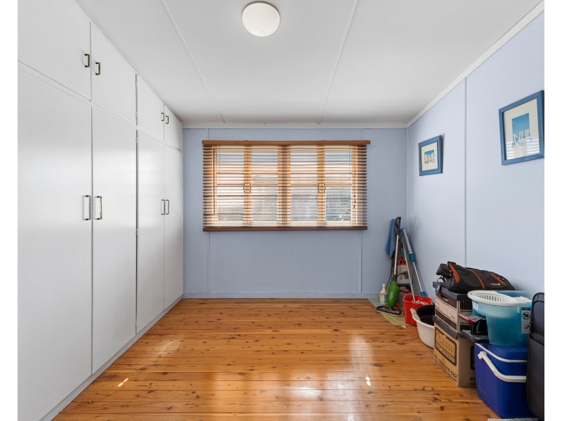 11 Clairmont Street, Newtown QLD 4350