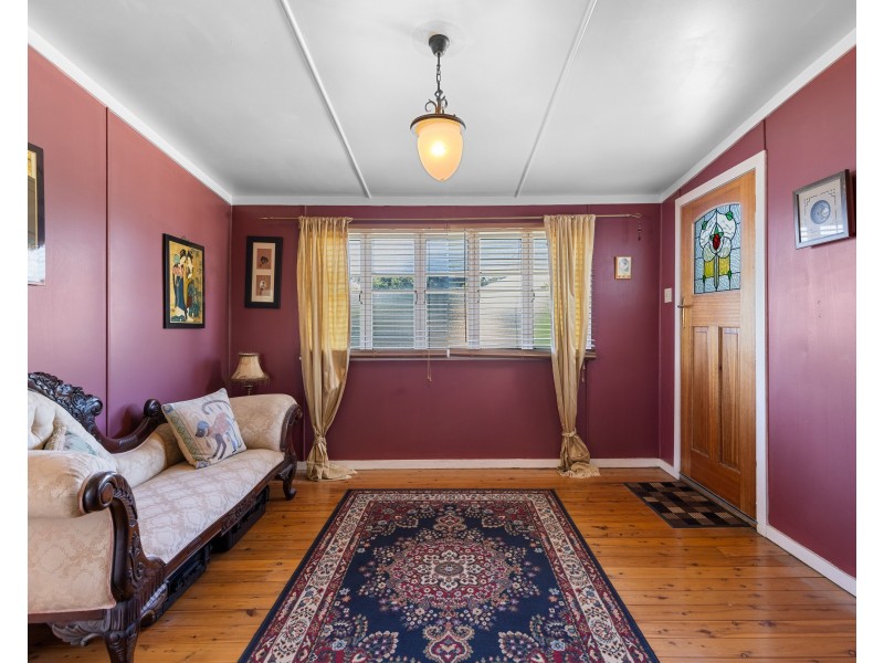 11 Clairmont Street, Newtown QLD 4350