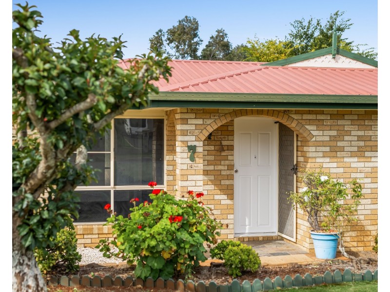 7 Highland Park Road, Meringandan West QLD 4352