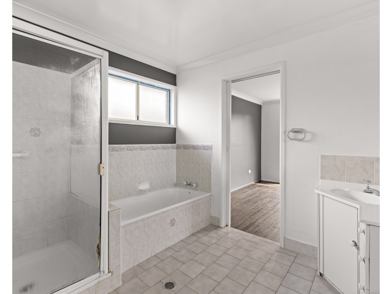 7 Highland Park Road, Meringandan West QLD 4352
