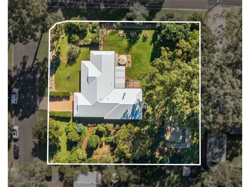 10 Maylen Court, Highfields QLD 4352