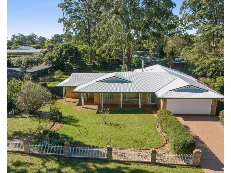 10 Maylen Court, Highfields QLD 4352