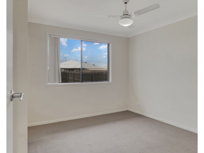 Unit 2/11 Weebah Place, Cambooya QLD 4358