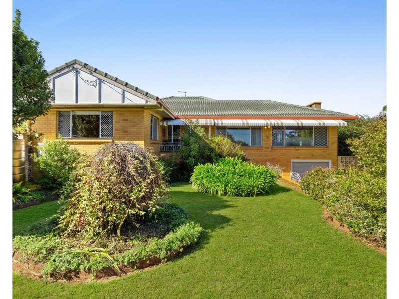 58 Tourist Road, East Toowoomba QLD 4350