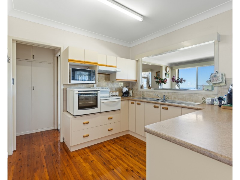 58 Tourist Road, East Toowoomba QLD 4350