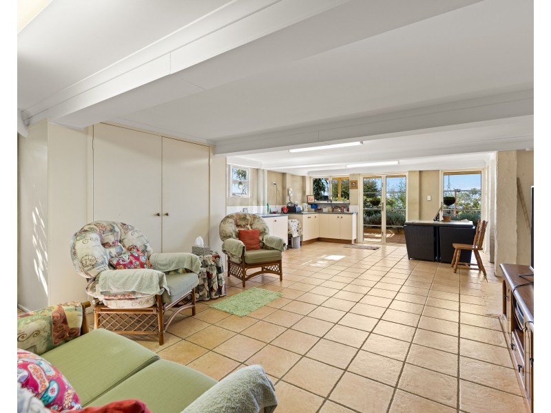 58 Tourist Road, East Toowoomba QLD 4350