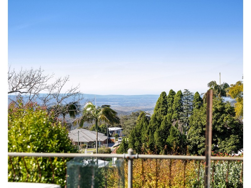 58 Tourist Road, East Toowoomba QLD 4350