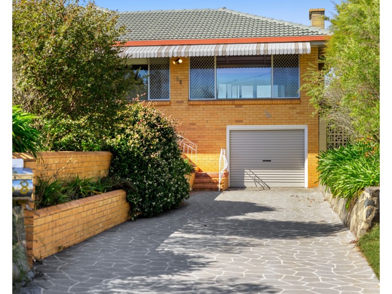 58 Tourist Road, East Toowoomba QLD 4350