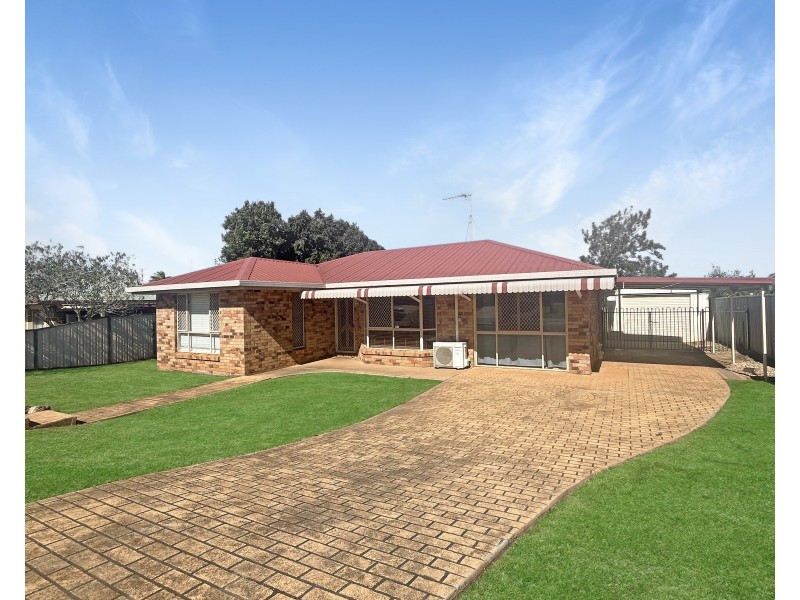 6 Baron Court, Wilsonton QLD 4350