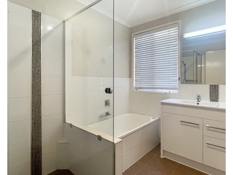 6 Baron Court, Wilsonton QLD 4350