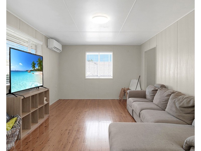 5 Beck Street, Mount Lofty QLD 4350