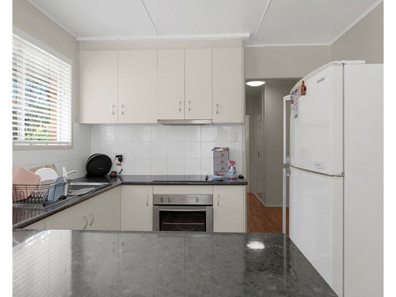 5 Beck Street, Mount Lofty QLD 4350