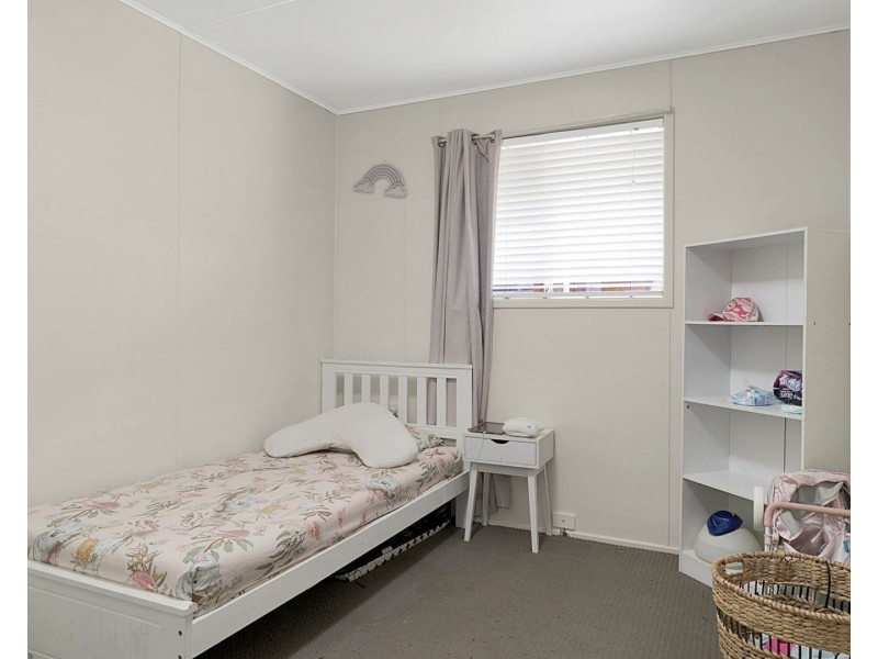 5 Beck Street, Mount Lofty QLD 4350