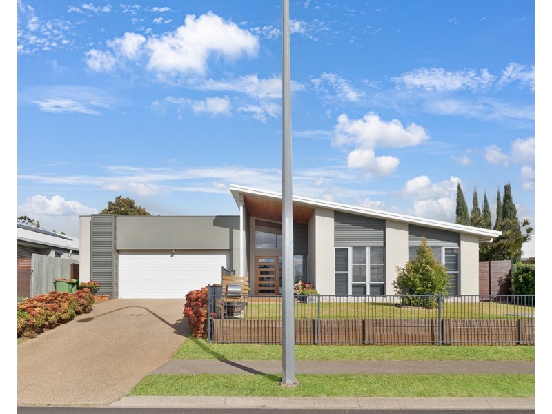 82 Spring Street, Middle Ridge QLD 4350