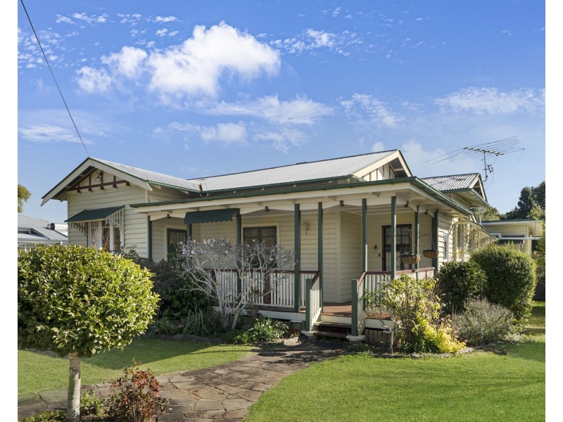 123 MacKenzie Street, East Toowoomba QLD 4350