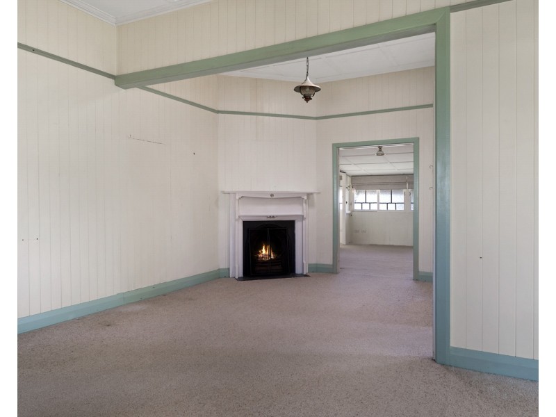 123 MacKenzie Street, East Toowoomba QLD 4350