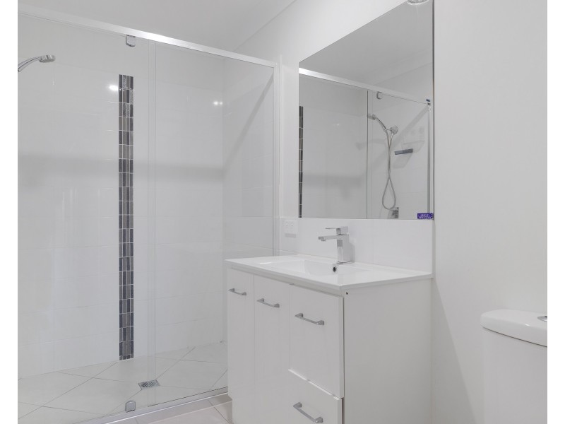 Unit 2/17 Diva Lane, Glenvale QLD 4350