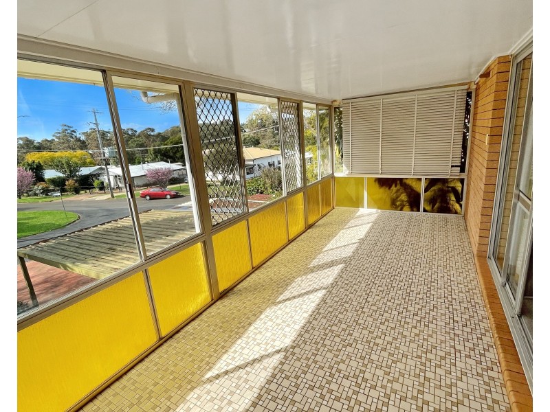 4 Flinders Street, Centenary Heights QLD 4350