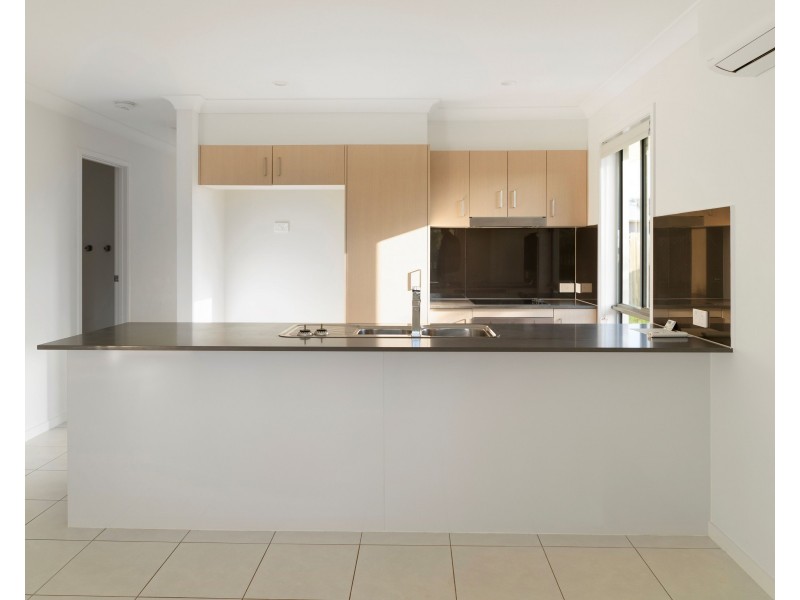 Unit 1/17 Diva Lane, Glenvale QLD 4350