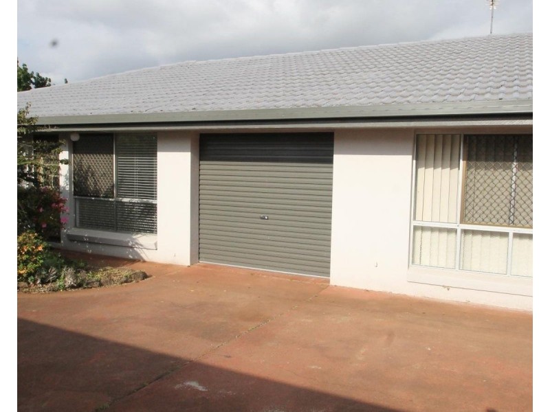 Unit 2/241 North Street, Wilsonton QLD 4350