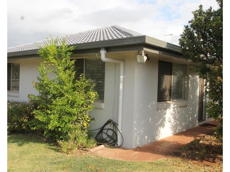 Unit 2/241 North Street, Wilsonton QLD 4350
